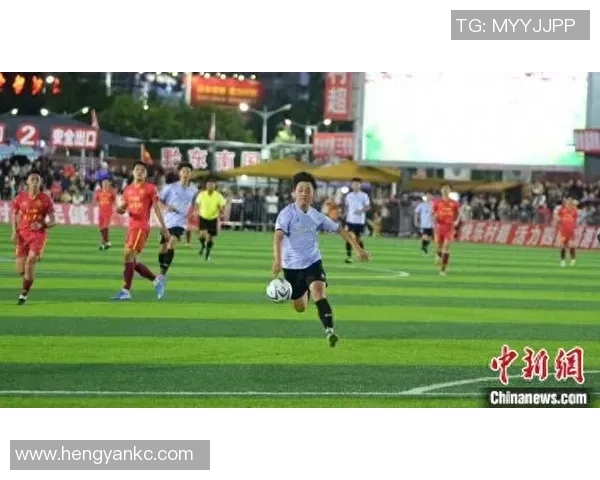 重庆话足球热潮来袭球迷激情四溢共话绿茵传奇